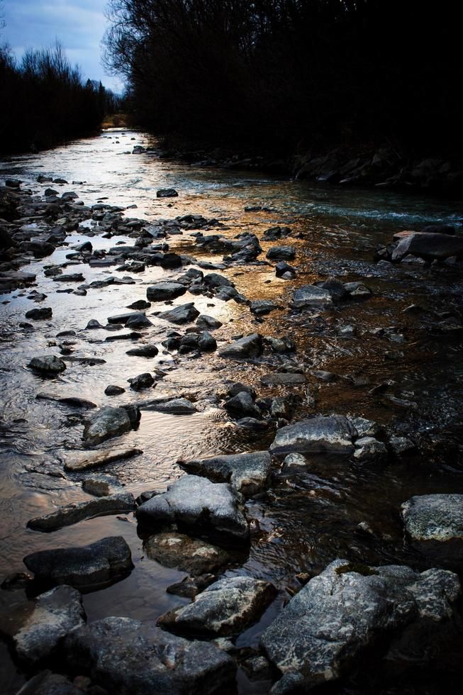Paisaje natural del río Eo entre Asturias y Galicia